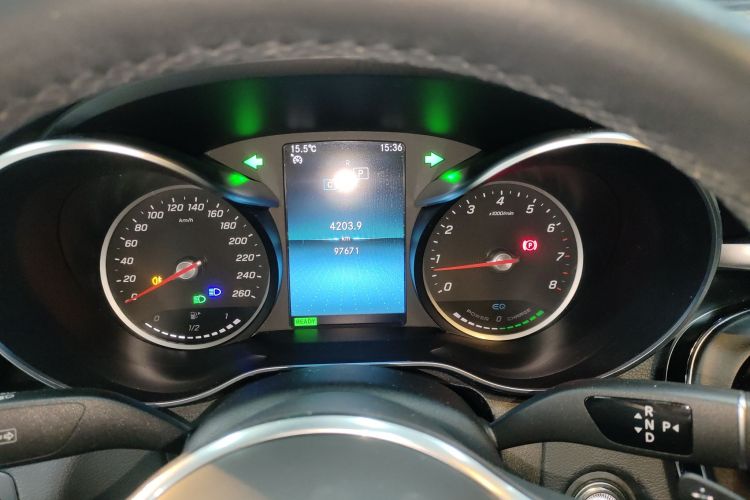 奔驰C级 2019款 C 260 L 运动版中控内饰14