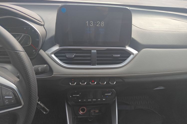 宝骏510 2017款 1.5L 手动时尚型中控内饰16