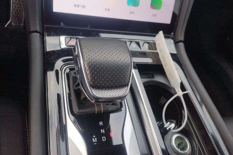 红旗H6 2023款 2.0T 致臻版局部细节18