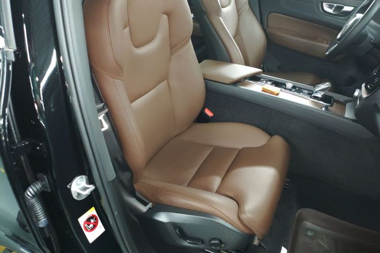 沃尔沃XC60新能源 2023款 T8 插电混动 长续航四驱智远豪华版局部细节41