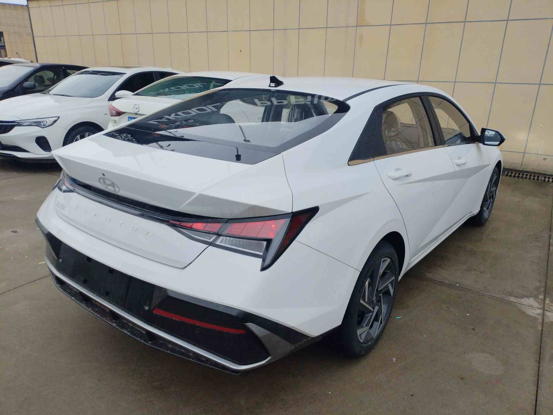 现代 伊兰特 2023款 1.5L CVT GLX精英版(4)