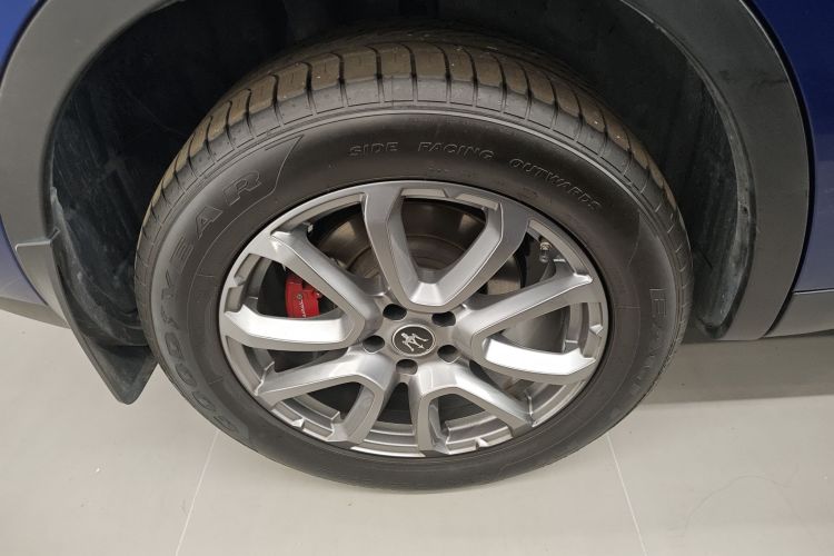 玛莎拉蒂 Levante 2021款 3.0T 标准版车身外观6008