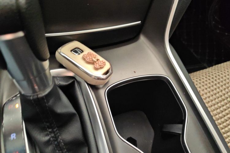 本田 雅阁 2022款 260TURBO 豪华版中控内饰7001