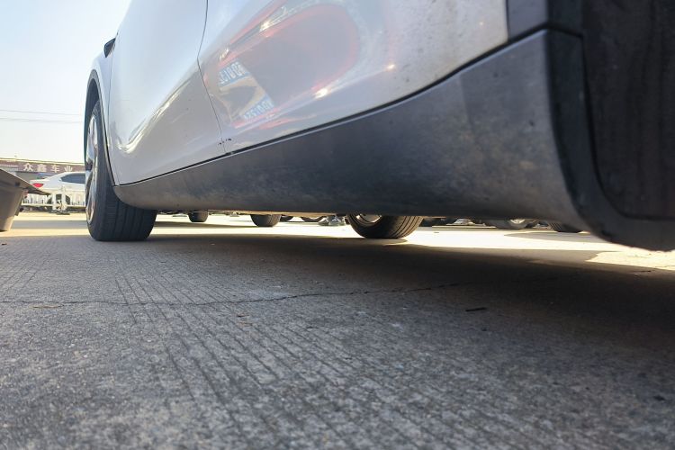 特斯拉 Model Y 2021款 改款二 长续航全轮驱动版局部细节9002