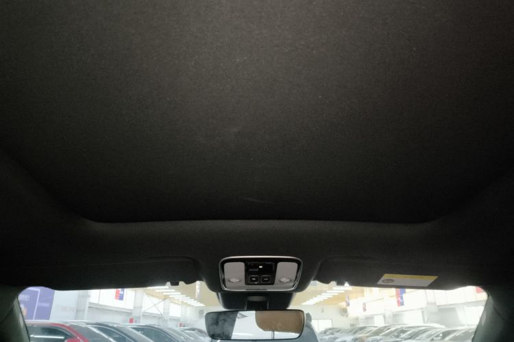 理想汽车 理想ONE 2020款 增程6座版中控内饰22