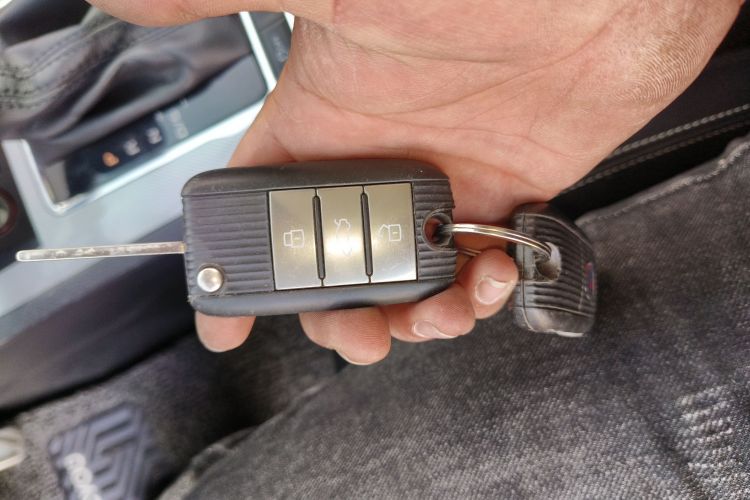 荣威RX5 2016款 20T 两驱自动互联网智享版中控内饰11