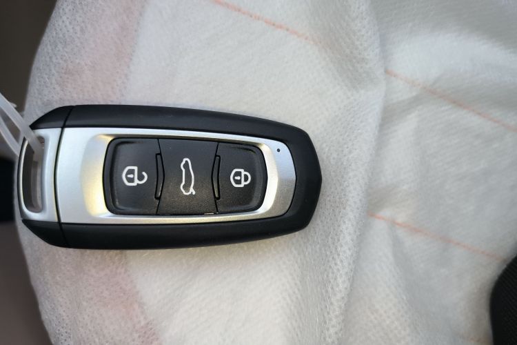 吉利银河 2024款 熊猫mini 200km 耐力熊中控内饰11