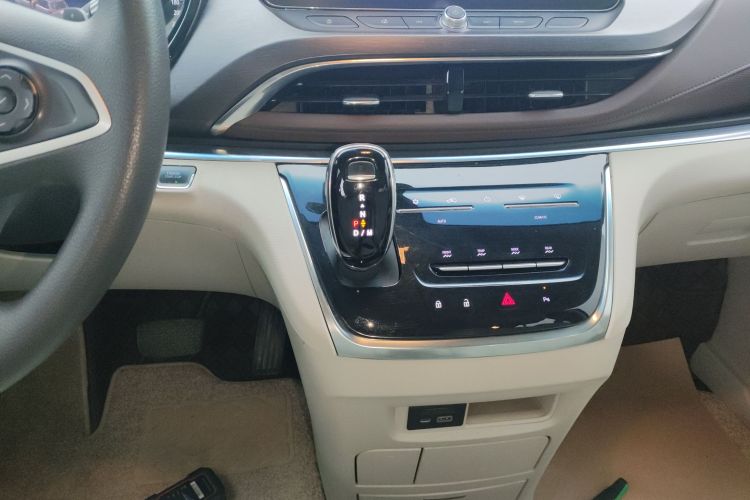 别克GL8 2022款 陆上公务舱 652T 舒适型局部细节18