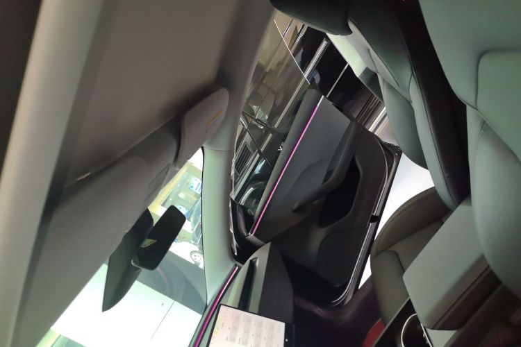特斯拉 Model 3 2023款 后轮驱动版中控内饰22
