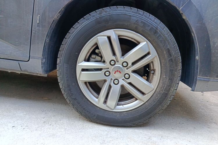 五菱汽车 五菱征程 2021款 1.5T 手动豪华型车身外观10