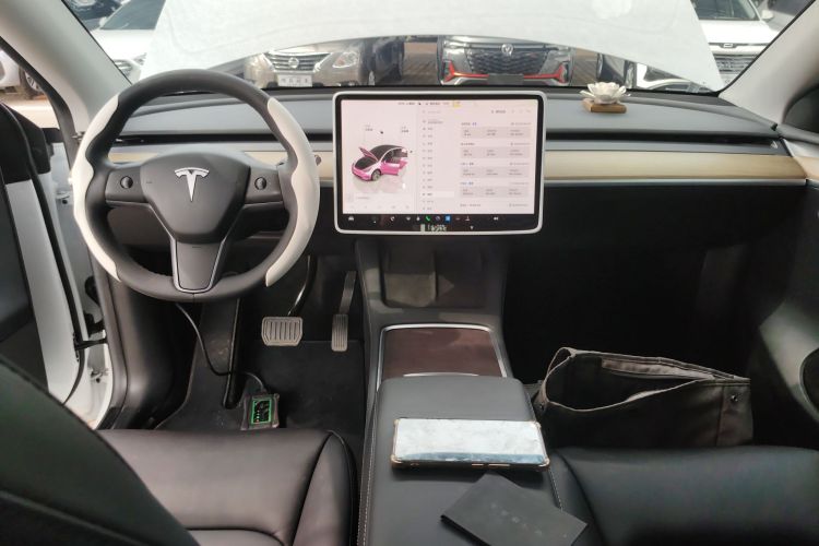特斯拉 Model Y 2022款 后轮驱动版中控内饰7002