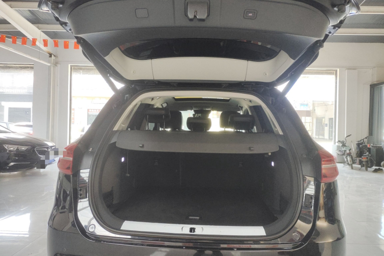 红旗HS5 2019款 2.0T 智联旗享四驱版机舱底盘23