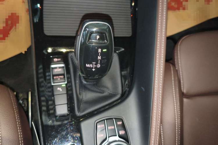 宝马X2 2022款 sDrive25i M运动套装中控内饰18