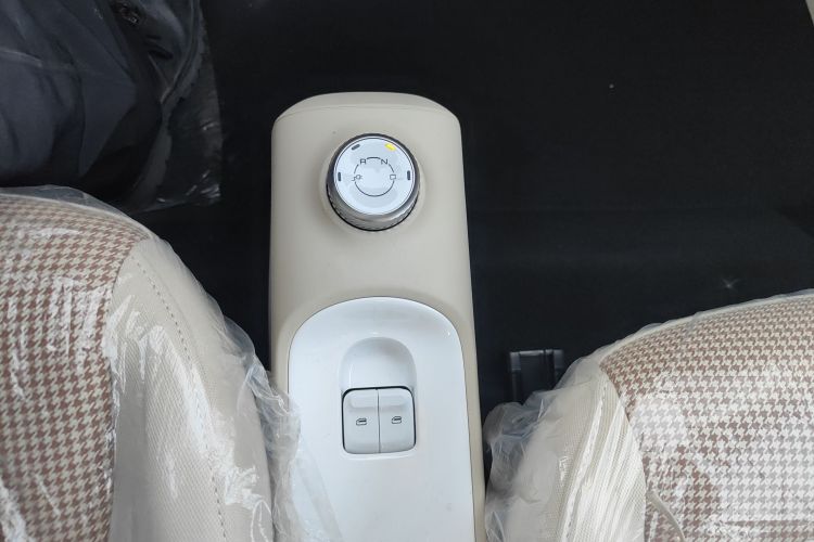 五菱汽车 宏光MINIEV 2024款 第三代 215km 青春版中控内饰18