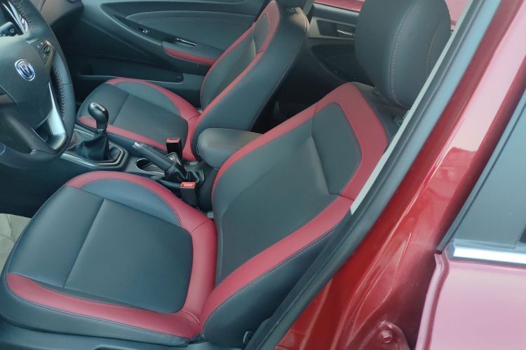 长安 逸动 2016款 XT 1.6L 手动俊酷型局部细节19