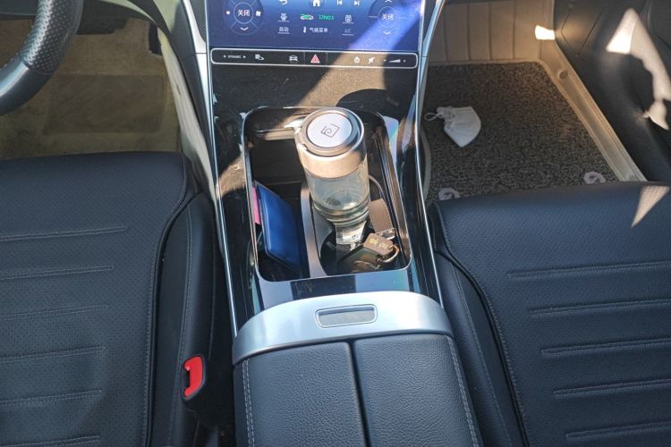 奔驰C级 2023款 改款 C 260 L 运动版中控内饰18