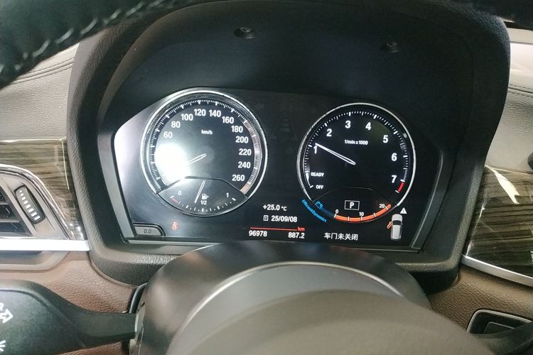 宝马X1 2020款 xDrive25Li 尊享型中控内饰14