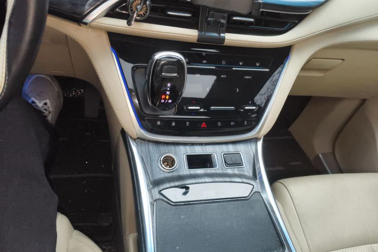 别克GL8 2022款 ES陆尊 653T 尊享型中控内饰18