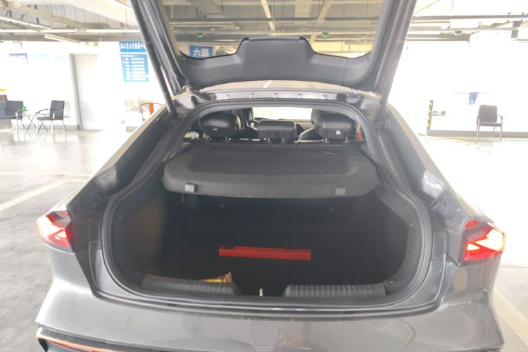 长安UNI-V 2022款 1.5T 运动版机舱底盘23