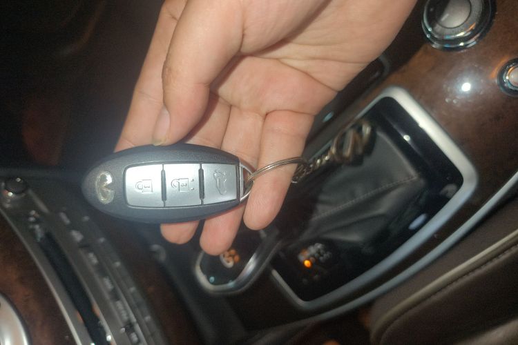 英菲尼迪QX60(进口) 2016款 2.5 S/C Hybrid 两驱卓越版 国V中控内饰11