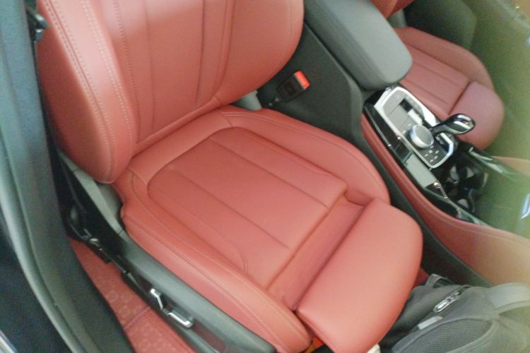 宝马X4 2022款 xDrive 25i M运动套装局部细节41