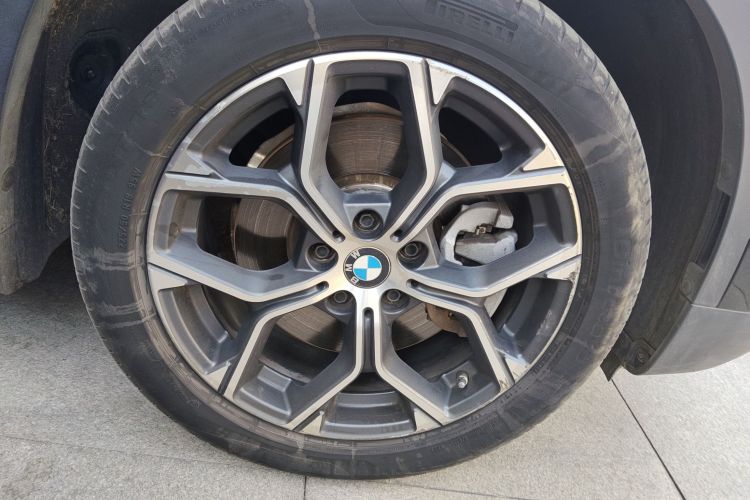 宝马X1 2021款 sDrive25Li 领先型车身外观6007