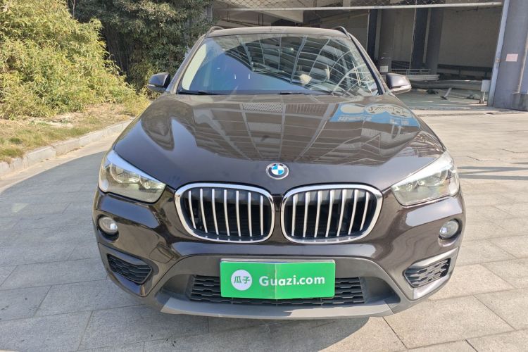 宝马X1 2019款 sDrive18Li 时尚型车身外观2