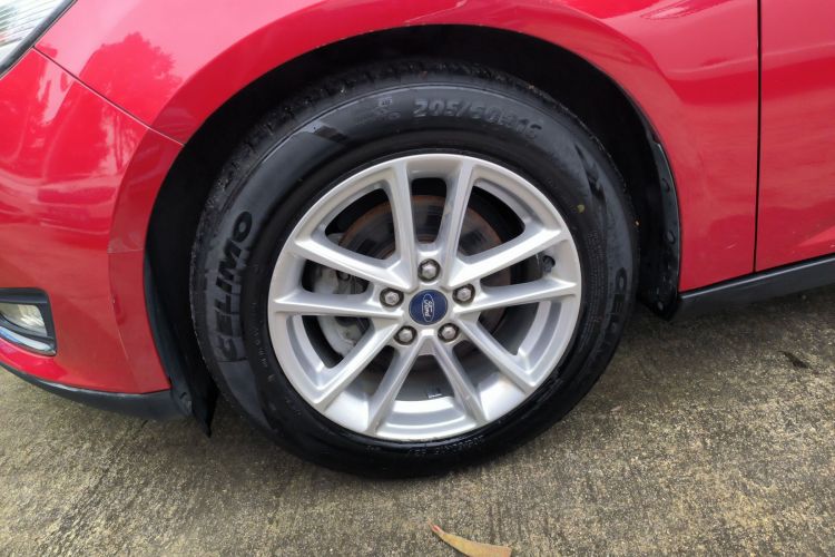 福特 福克斯 2015款 两厢 1.6L 自动风尚型车身外观6007