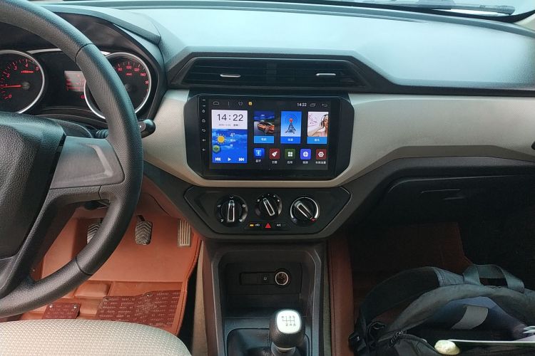 五菱汽车 五菱宏光 2021款 1.5L改款 S标准型 液压助力LAR中控内饰16