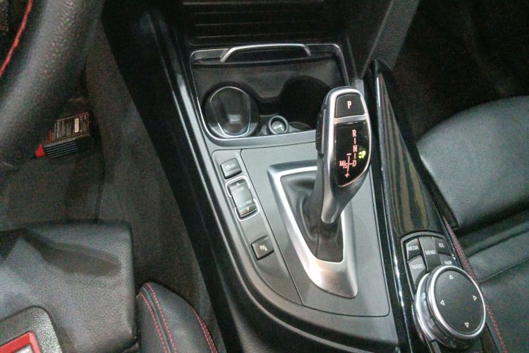 宝马4系 2014款 428i  xDrive Gran Coupe 设计套装型中控内饰18