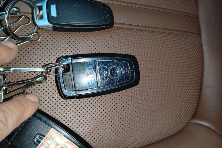 林肯 航海家 2021款 改款 2.7T 四驱尊耀版中控内饰11