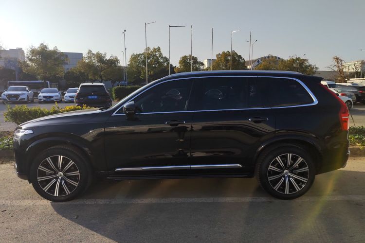 沃尔沃XC90 2020款 T6 智逸豪华版 7座车身外观4
