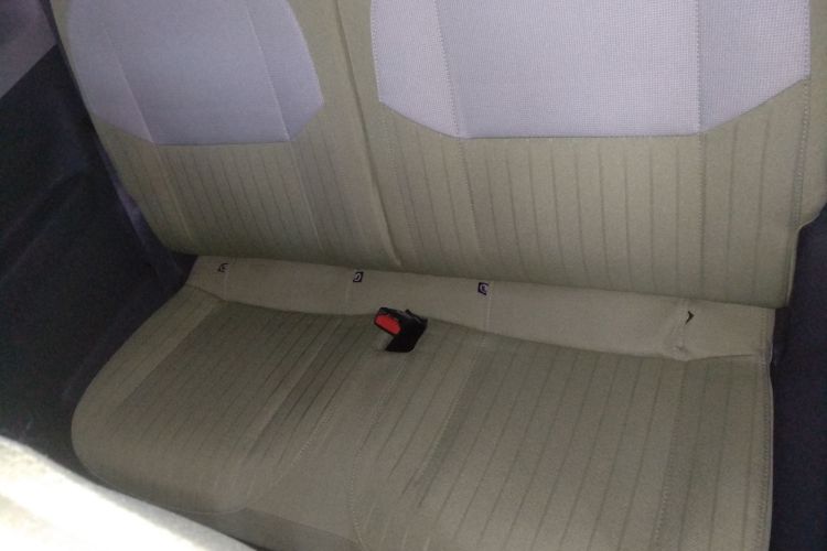 吉利银河 2024款 熊猫mini 200km 耐力熊中控内饰7004