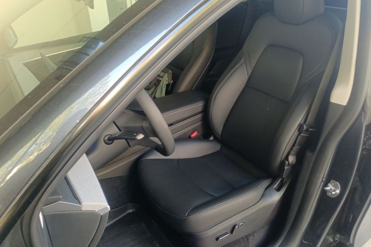 特斯拉 Model Y 2024款 后轮驱动版中控内饰19