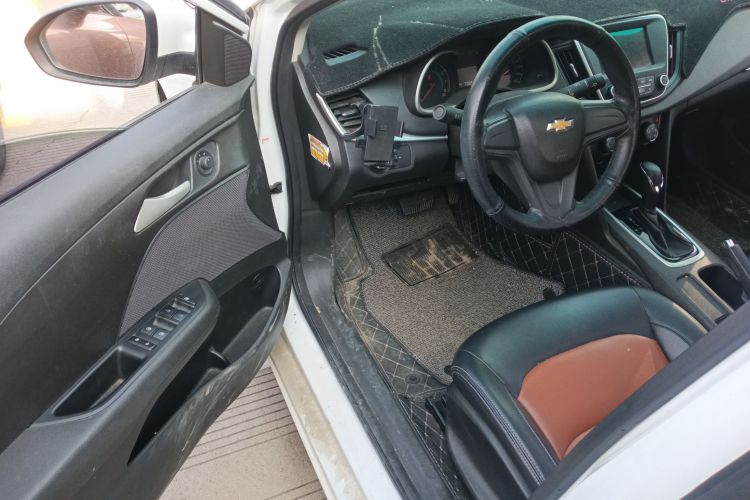 雪佛兰 科沃兹 2018款 320 自动欣享天窗版中控内饰20