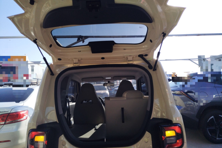 吉利银河 熊猫 2025款 210km 元气熊机舱底盘23