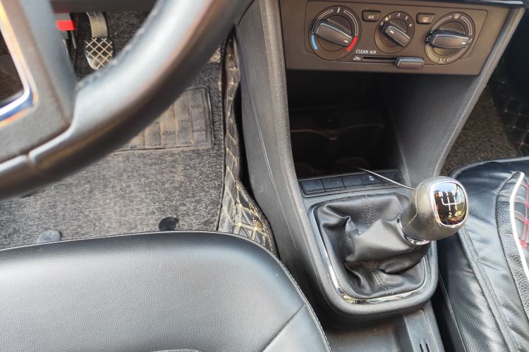 斯柯达 昕锐 2018款 1.6L 手动舒适版中控内饰18