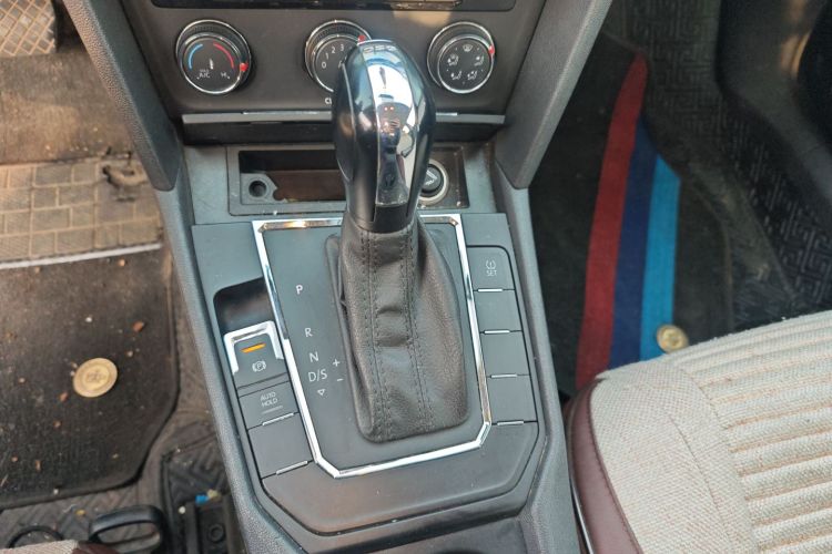 大众 凌渡 2015款 230TSI DSG风尚版中控内饰18