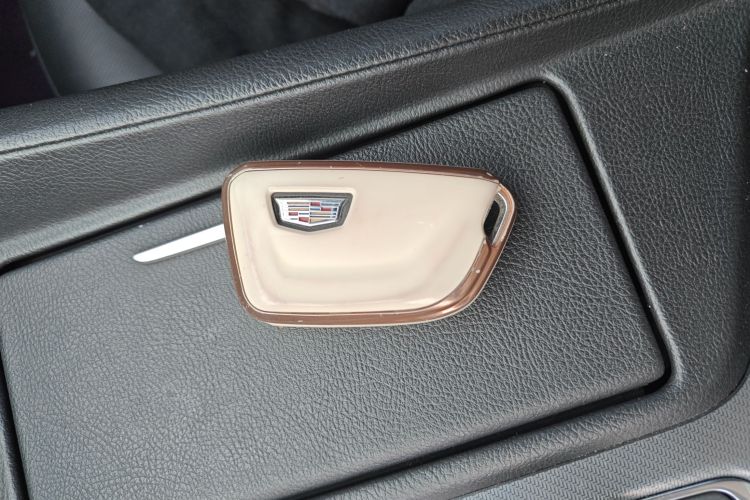 凯迪拉克CT5 2021款 28T 豪华型中控内饰7001