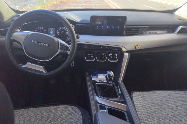 北京汽车 北京X3 2019款 1.5T 手动荣耀版中控内饰12