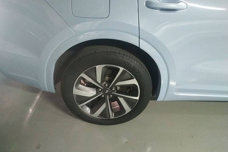 理想汽车 理想ONE 2021款 增程6座版车身外观6008