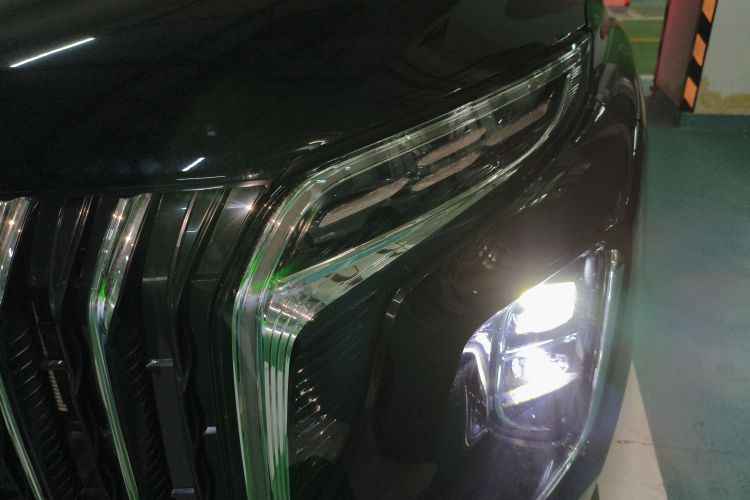 红旗HS7 PHEV 2025款 2.0T PHEV 两驱旗享版 6座局部细节36