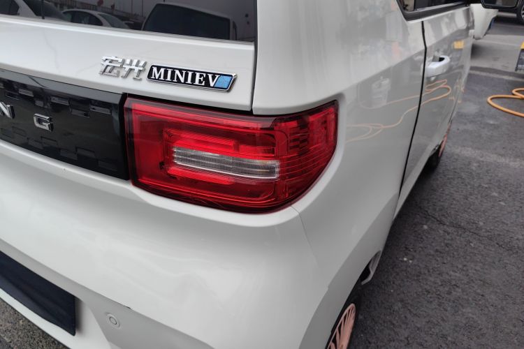 五菱汽车 宏光MINIEV 2022款 悦享款 磷酸铁锂车身外观9