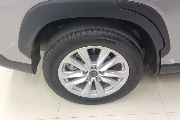 丰田 卡罗拉锐放 2023款 2.0L 精英版车身外观6004