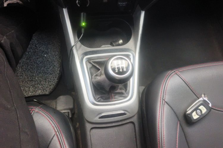 中华V3 2015款 1.5L 手动智能型局部细节18