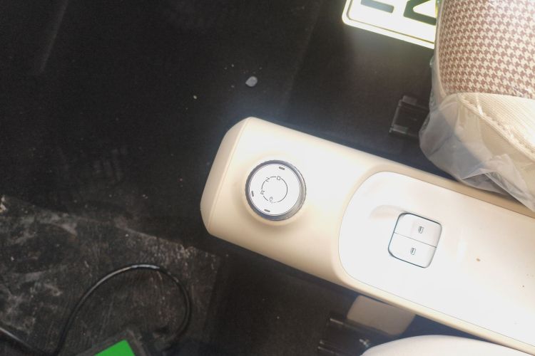 五菱汽车 宏光MINIEV 2024款 第三代 215km 青春版中控内饰18