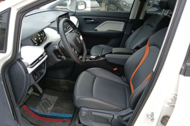 奔腾NAT 2022款 舒享出行 换电出租版中控内饰19