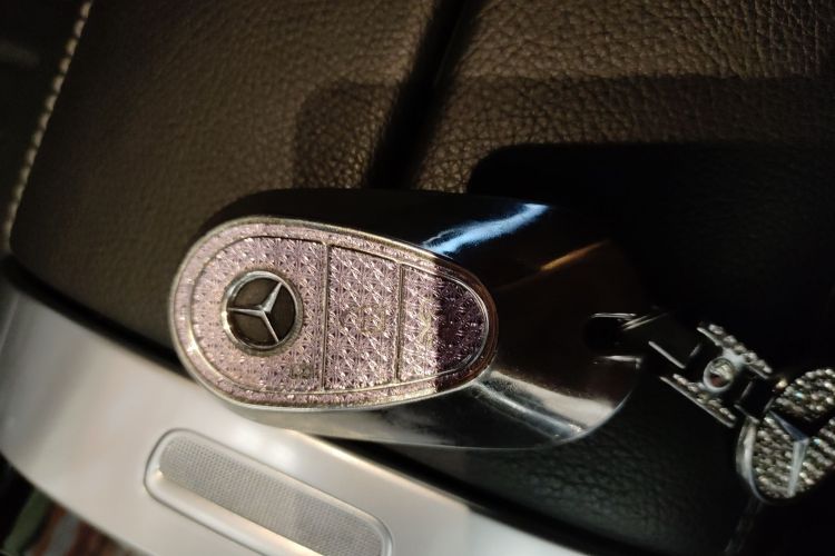 奔驰C级 2022款 改款 C 200 L 运动版中控内饰11