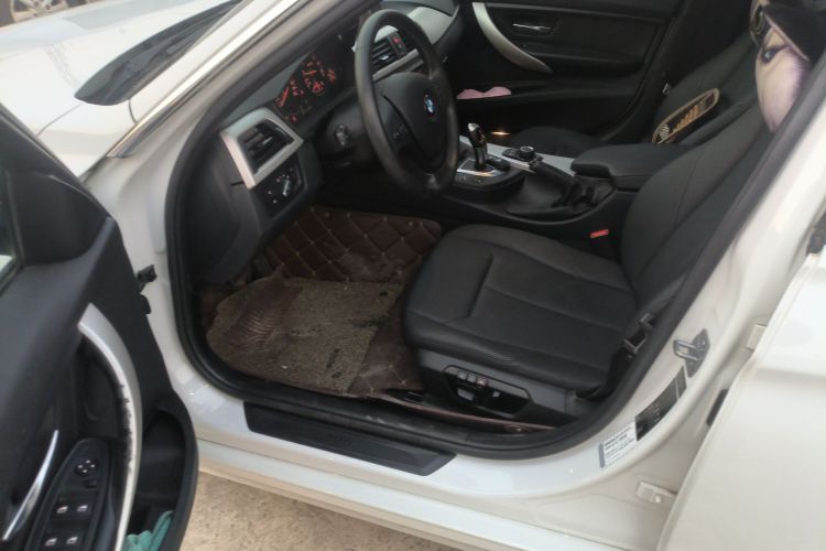 宝马3系 2014款 320Li 时尚型中控内饰20