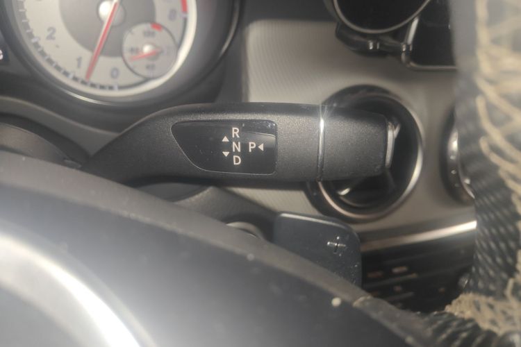 奔驰GLA 2016款 GLA 200 时尚型中控内饰18